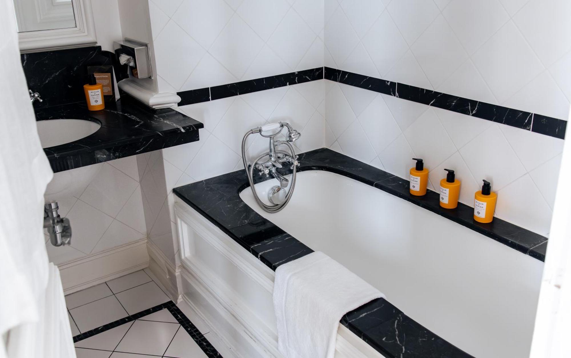 Hotel Les Vergers De Paul 4*