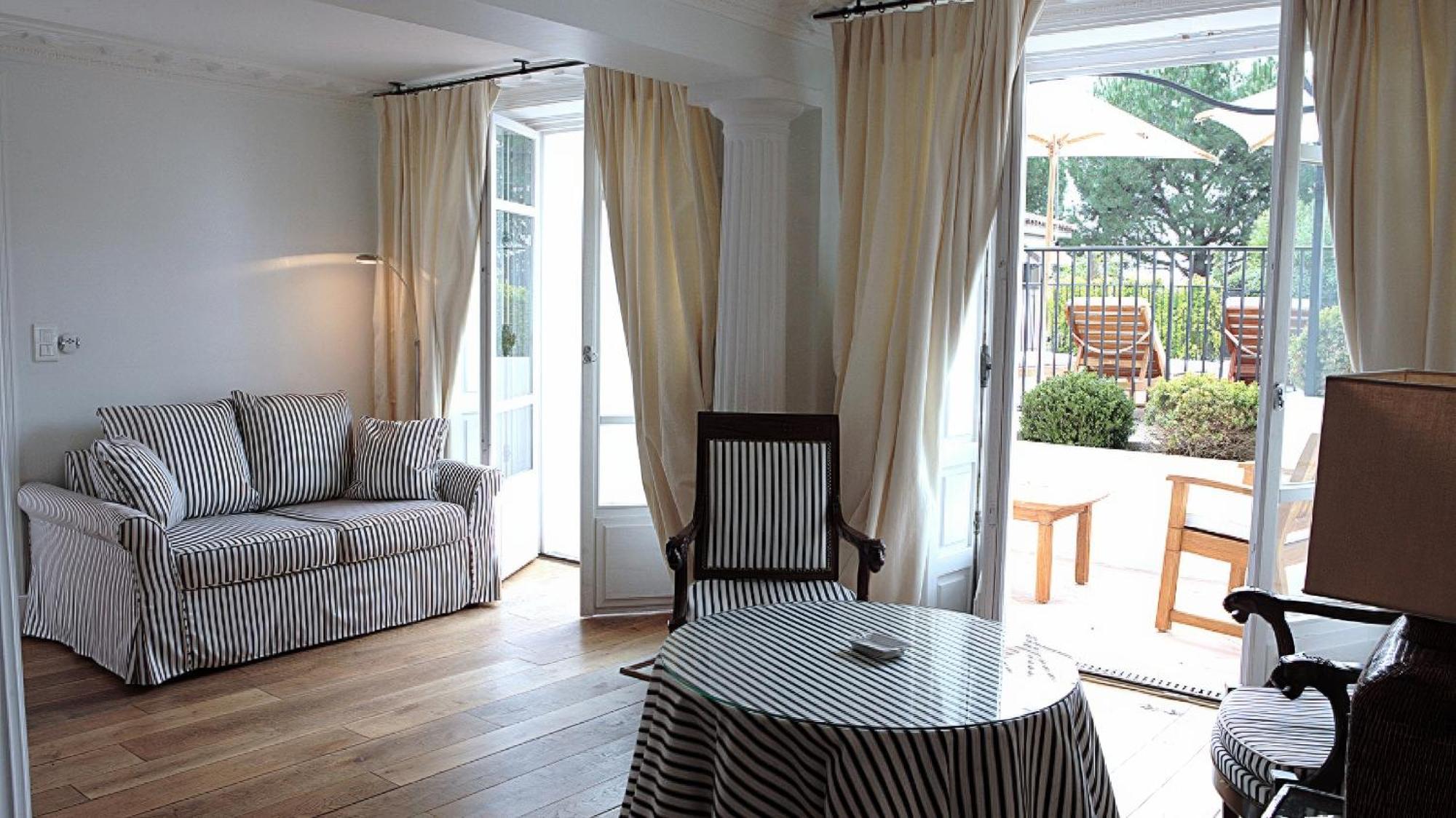 Hotel Les Vergers De Paul 4*