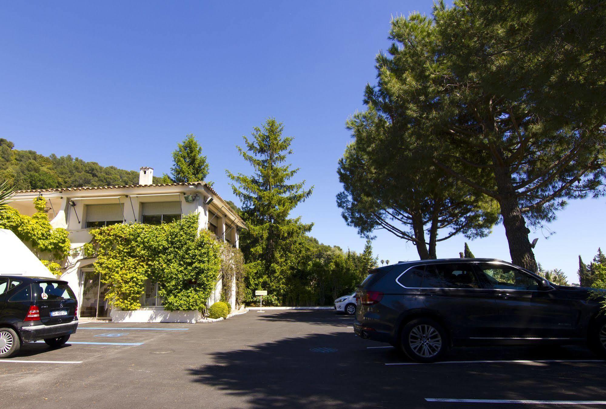Hotel Les Vergers De Paul 4*